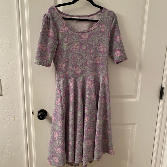 LuLaRoe Dresses & Skirts - LULAROE PURPLE FLORAL DRESS